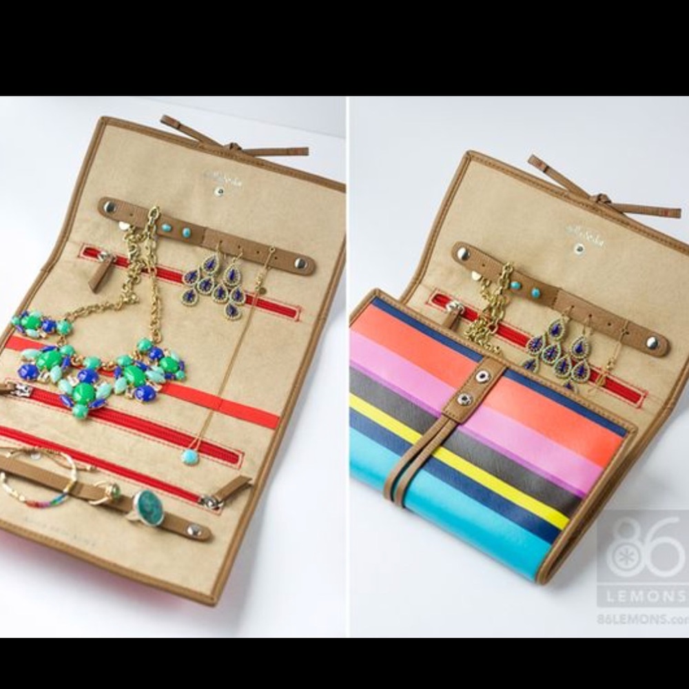 Stella and dot travel jewelry organizer